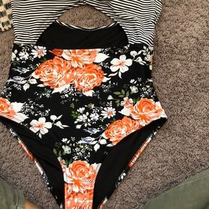 NWT cutout ONE PIECE SWIMSUIT